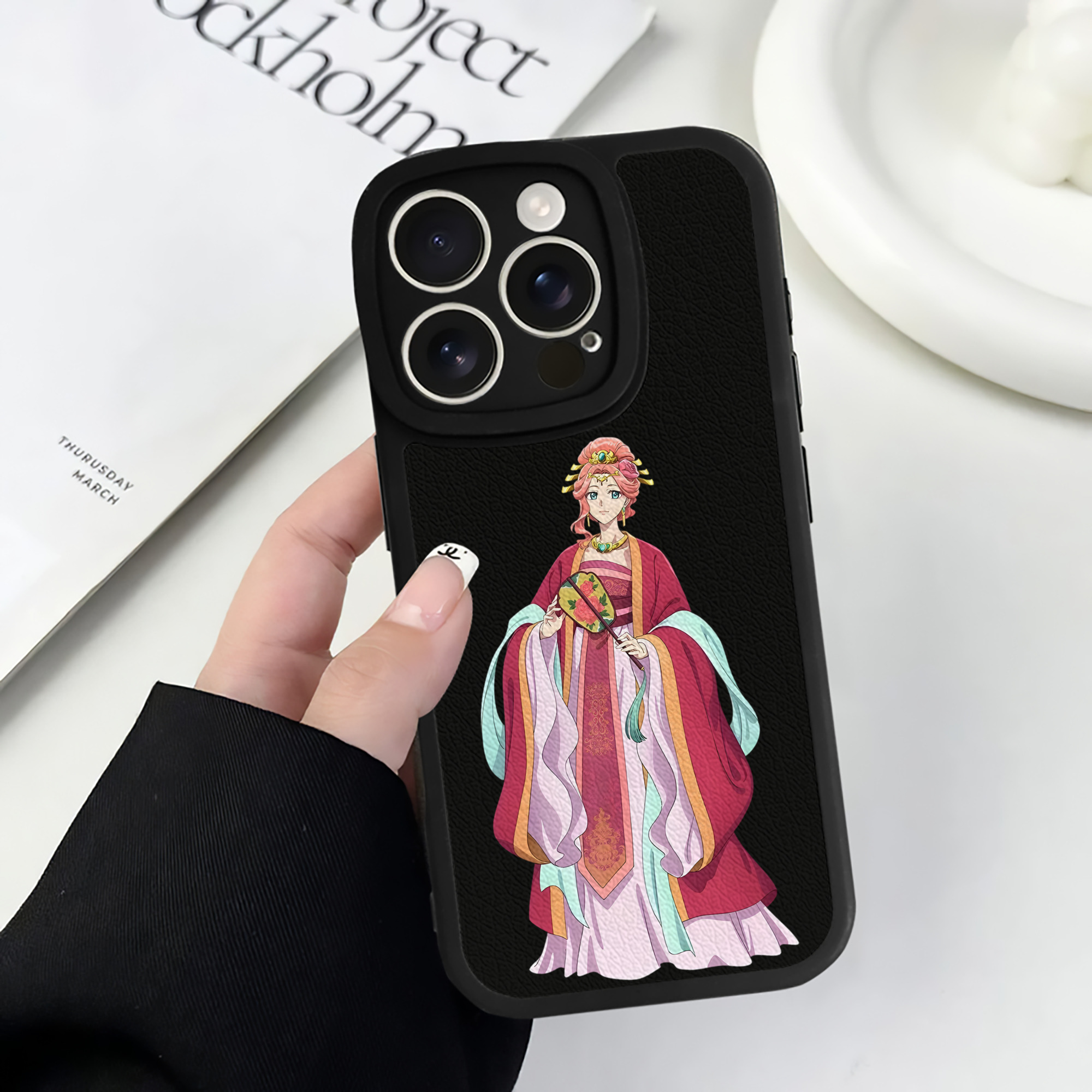 （画像用） 薬屋のひとりごと The Apothecary Diaries 【iPhone 16シリーズ対応】シリコンスマホケース（レザー調） 材質：シリコン